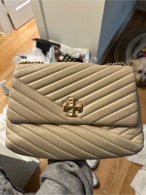 Tory Burch Cream Quilted Leather Shoulder Bag with Gold Logo